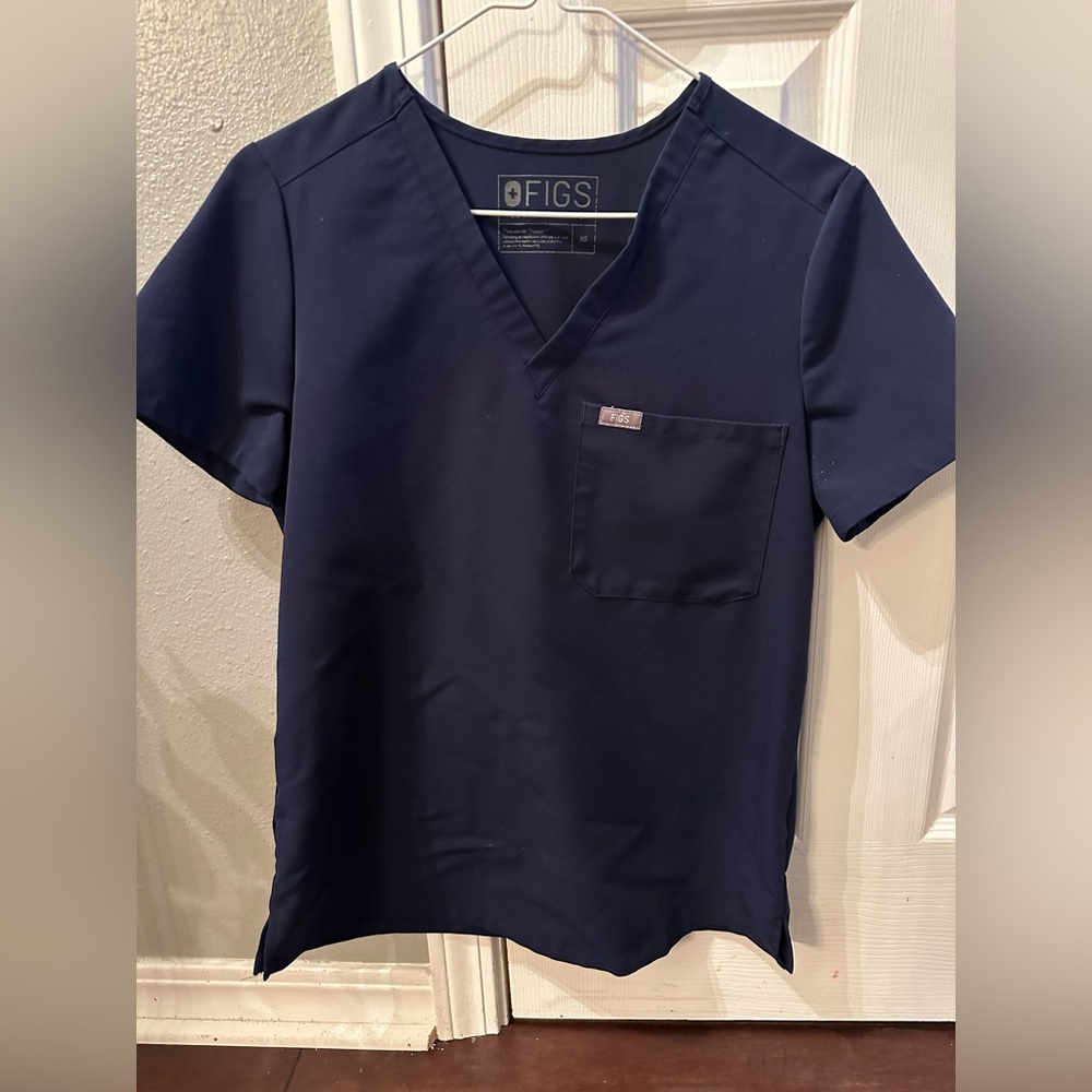 Figs size XS navy scrub top